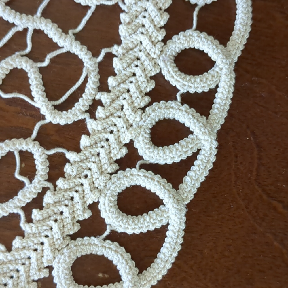 Grape 🍇 vine doily, handmade in Romania - Picture 6 of 10